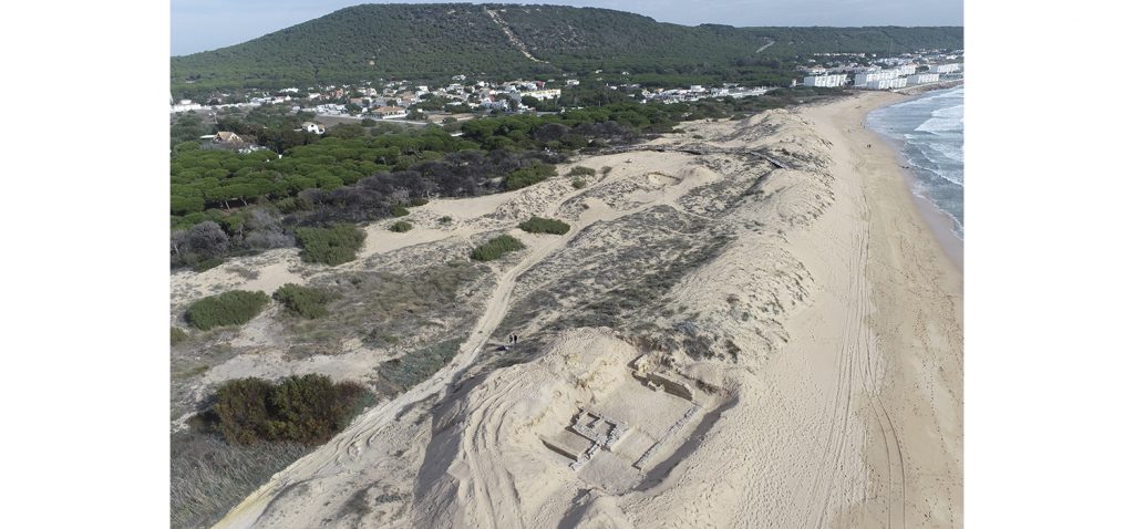 Investigadores de la UCA reinician los trabajos arqueológicos en el yacimiento del Cabo Trafalgar...