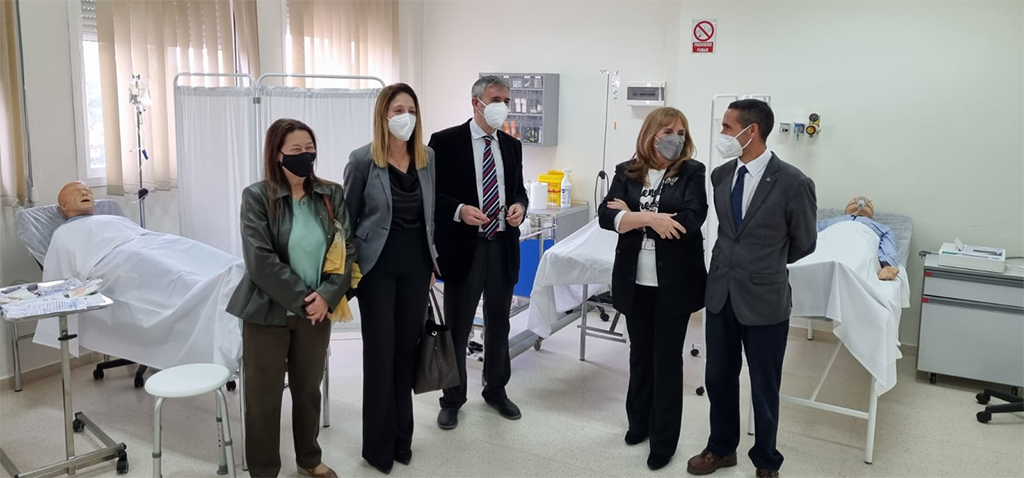La Facultad de Enfermería de Algeciras muestra los nuevos espacios tras la remodelación integral de su edificio