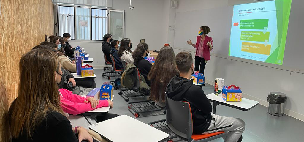 ‘Café con Ciencia: investigando en femenino’ se celebra con éxito en el Campus Bahía de Algeciras