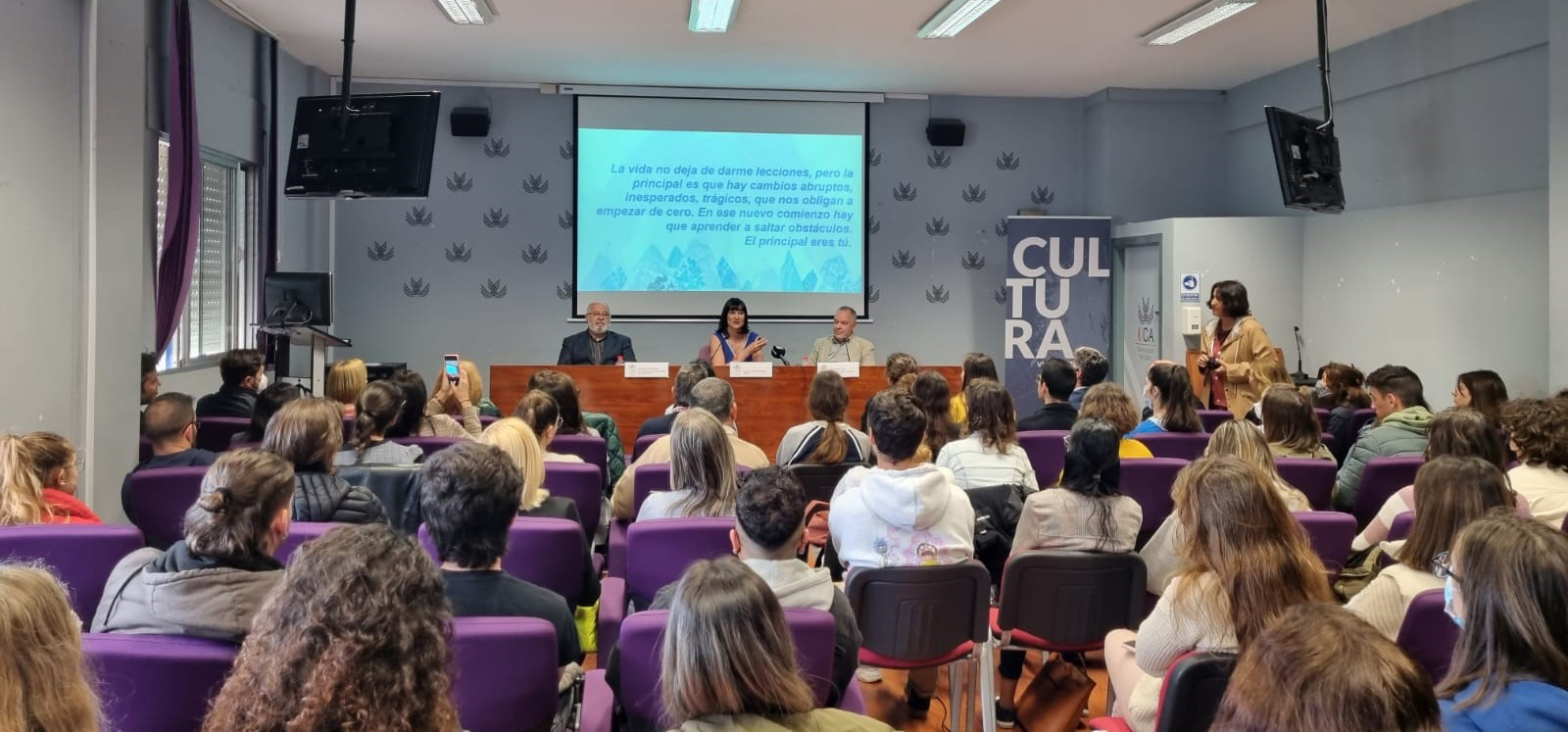 Irene Villa completa el aforo en el Seminario Permanente de Humanidades