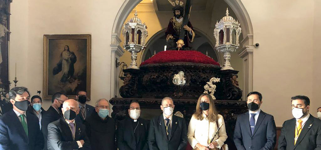 La UCA entrega el bastón de Mando a Jesús Caído