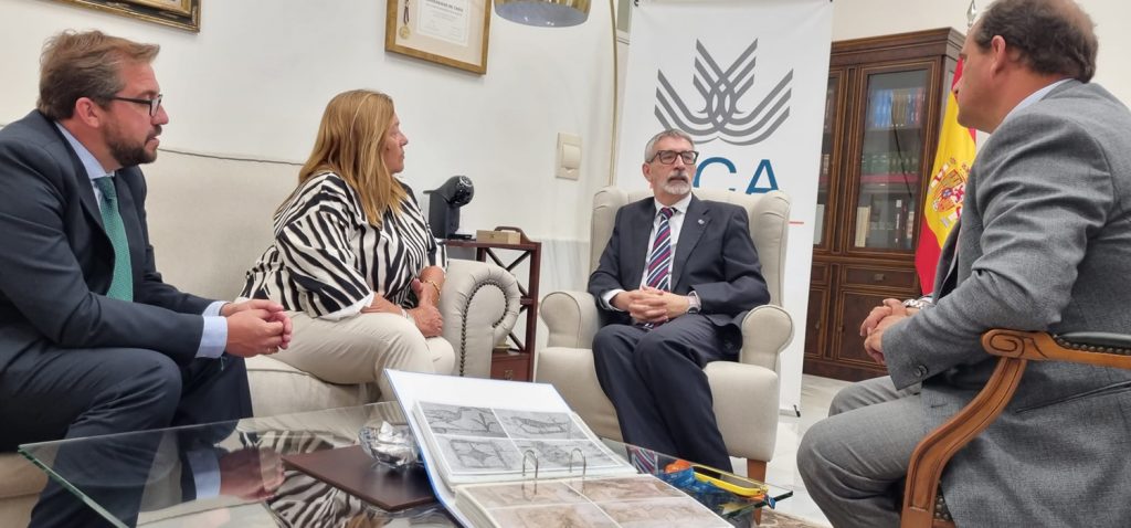 La UCA recibe el legado documental Perdigones-Lavado con numerosa información inédita sobre la arqueología gaditana
