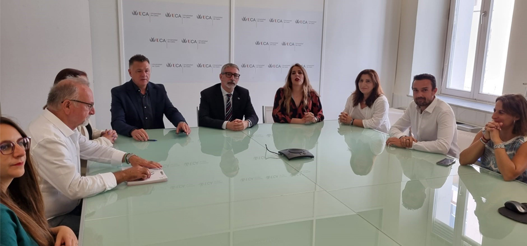 El rector de la UCA traslada al candidato de Por Andalucía la inclusión en los presupuestos del proyecto de Valcárcel