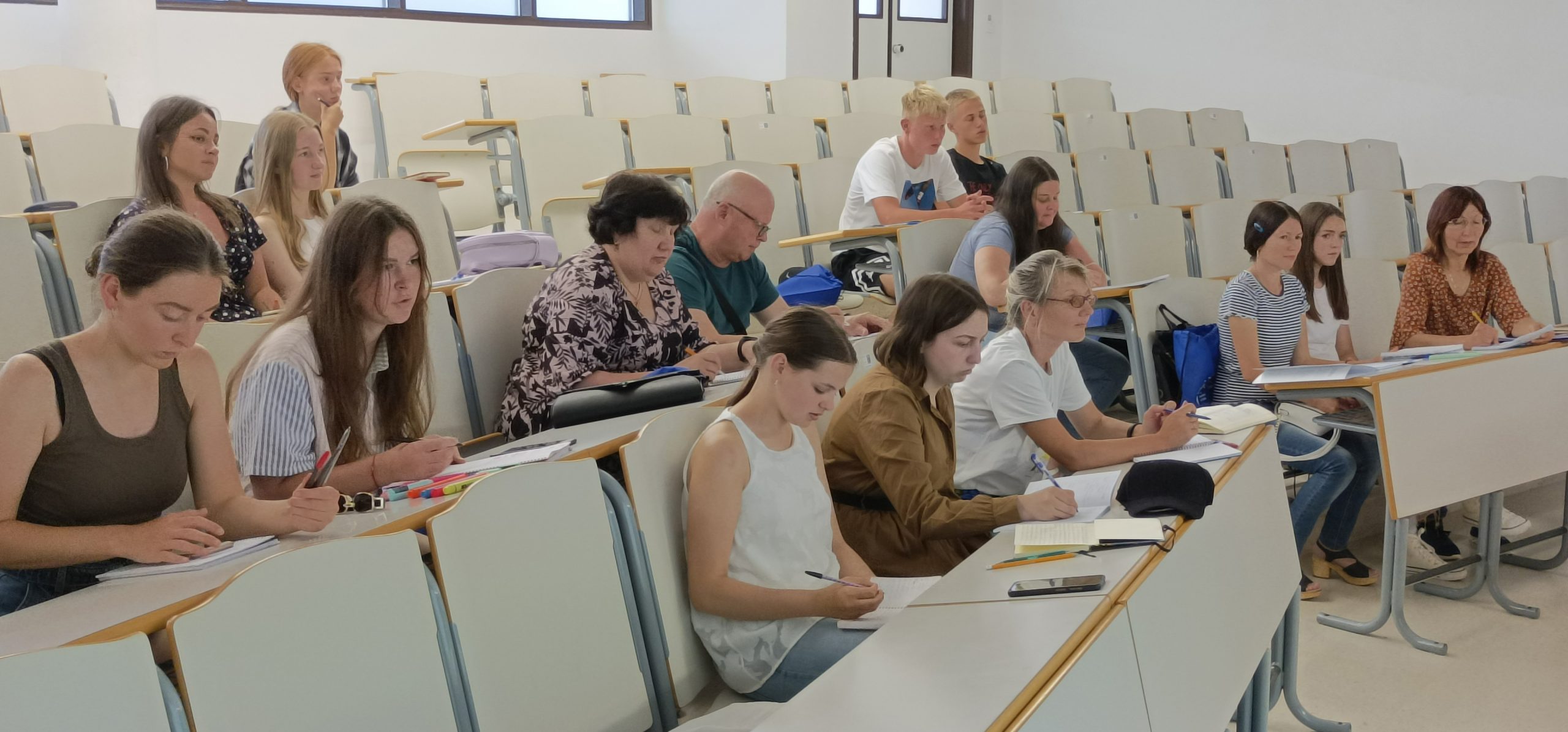 La UCA pone en marcha un programa de Español como Lengua Extranjera para personas refugiadas de Ucrania