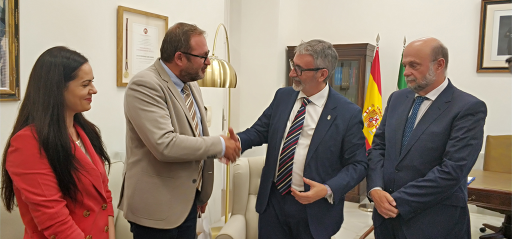 La Universidad de Cádiz y el cónsul General de Rumanía para Andalucía acuerdan colaboración académica y cultural a través del CUNEAC