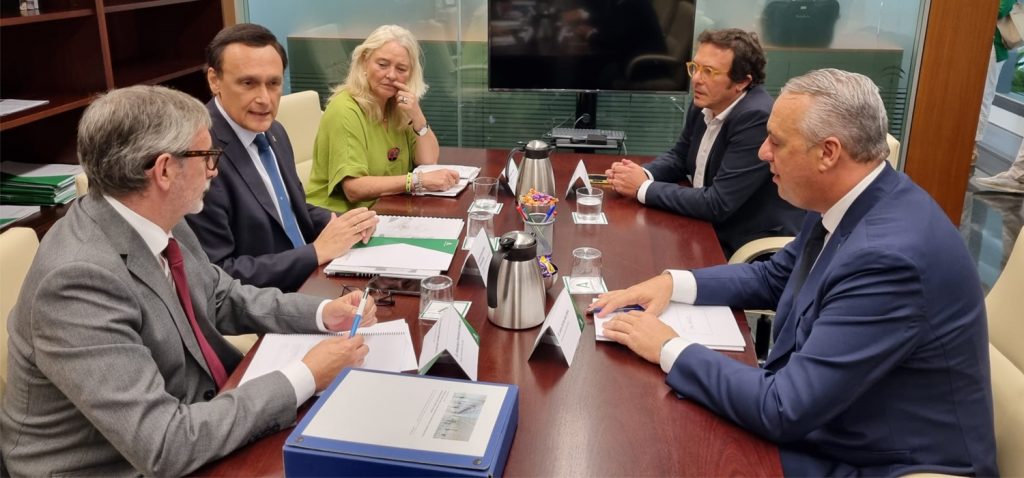 Junta, UCA, Diputación y Ayuntamiento alcanzan un acuerdo financiero para adecuar Valcárcel como sede de la Facultad de Educación