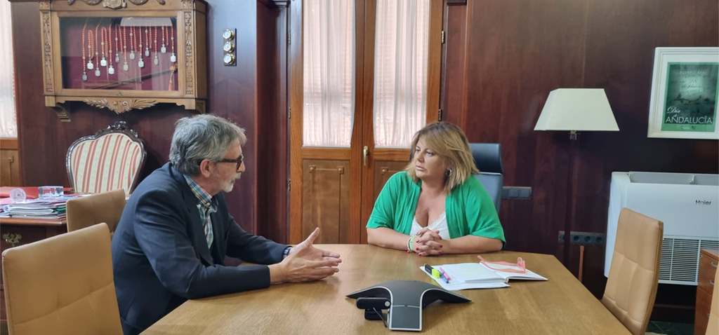 Reunión del rector de la UCA y la alcaldesa de Puerto Real para abordar temas relacionados con el Campus