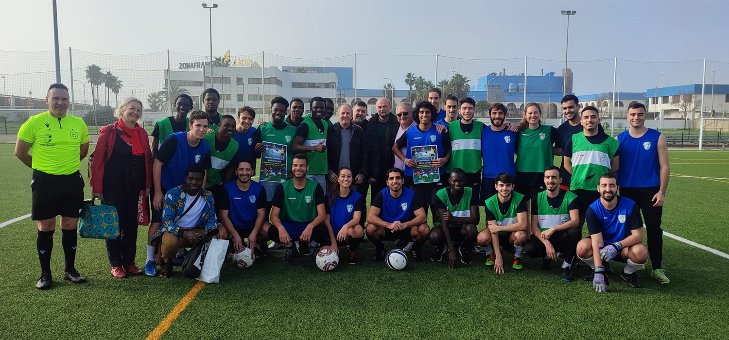 Estudiantes erasmus de África y Europa protagonizan un partido de fútbol para estrechar lazos en la UCA