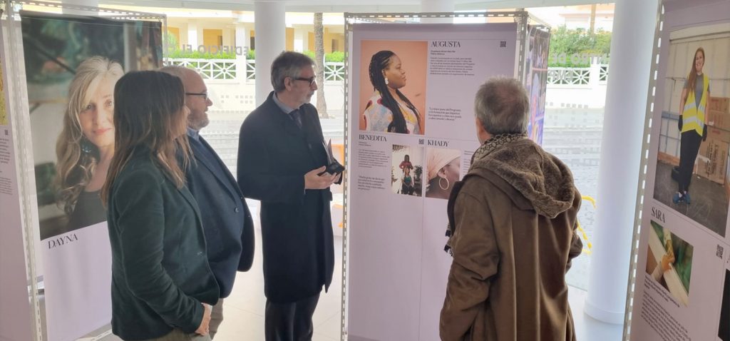 ‘Treball Solidari’ inaugura la exposición ‘Heura. Red de Mujeres Confía’ en la Universidad de Cádiz