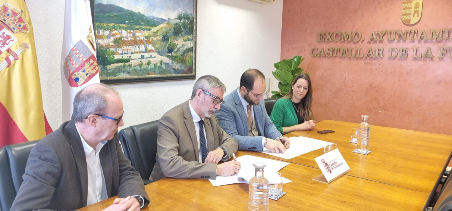 UCA y Ayuntamiento de Castellar refuerzan su cooperación para el ‘Estudio y documentación del arte rupestre prehistórico del Tajo de las Abejeras’