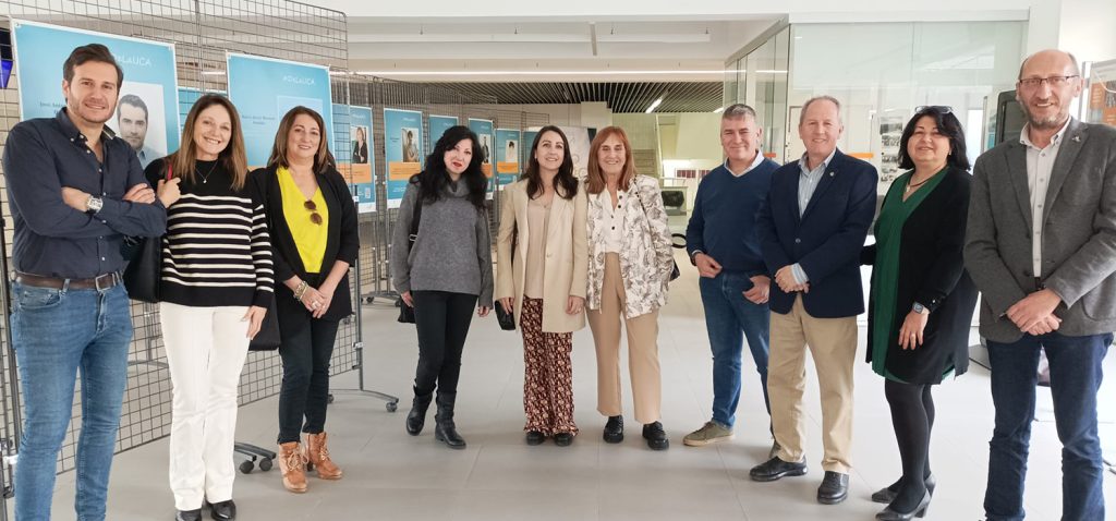 Inauguración de la exposición “Alumni UCA por el mundo” en el Campus Bahía de Algeciras