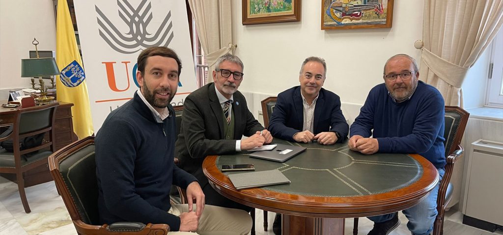 UCA y AJE Cádiz cooperarán en actividades empresariales y de emprendimiento