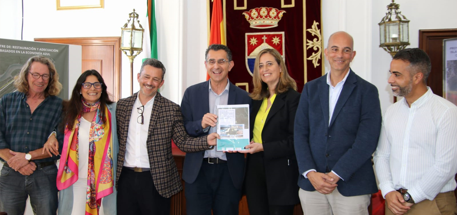 La UCA entrega al Ayuntamiento de Barbate el proyecto de diagnosis, restauración y dinamización de la isla de San Paulino