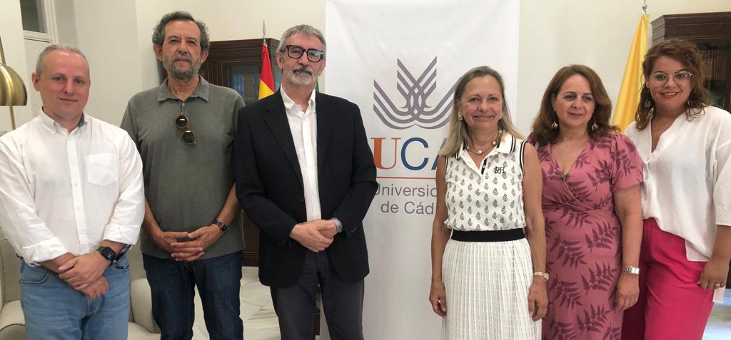 La UCA asesorará a la Real Academia Hispanoamericana de Ciencias, Artes y Letras de Cádiz en la catalogación y conservación de su patrimonio bibliográfico