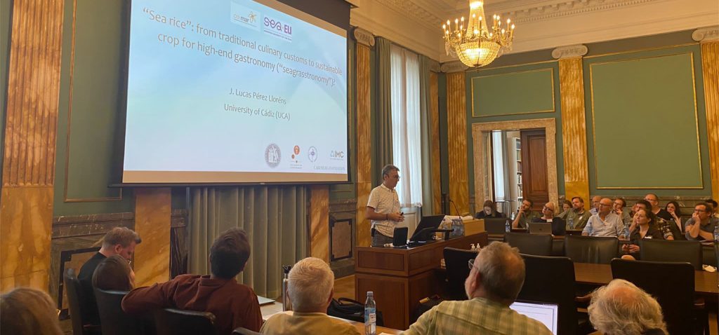 El catedrático Pérez Lloréns imparte una conferencia sobre el arroz marino en la Real Academia danesa de Ciencias y Letras