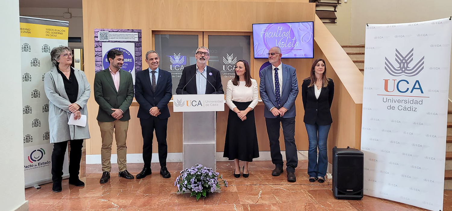 La Universidad de Cádiz inaugura su primer ‘Punto Violeta’ en la Facultad de Medicina