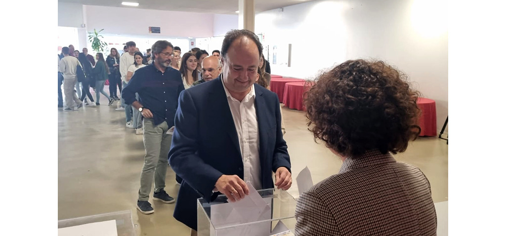 Casimiro Mantell gana las Elecciones al Rectorado de la UCA