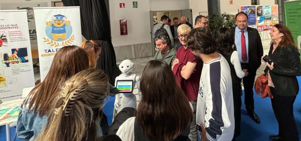 El edificio Constitución 1812 recibe a las jóvenes generaciones para hablar de empleo y emprendimiento