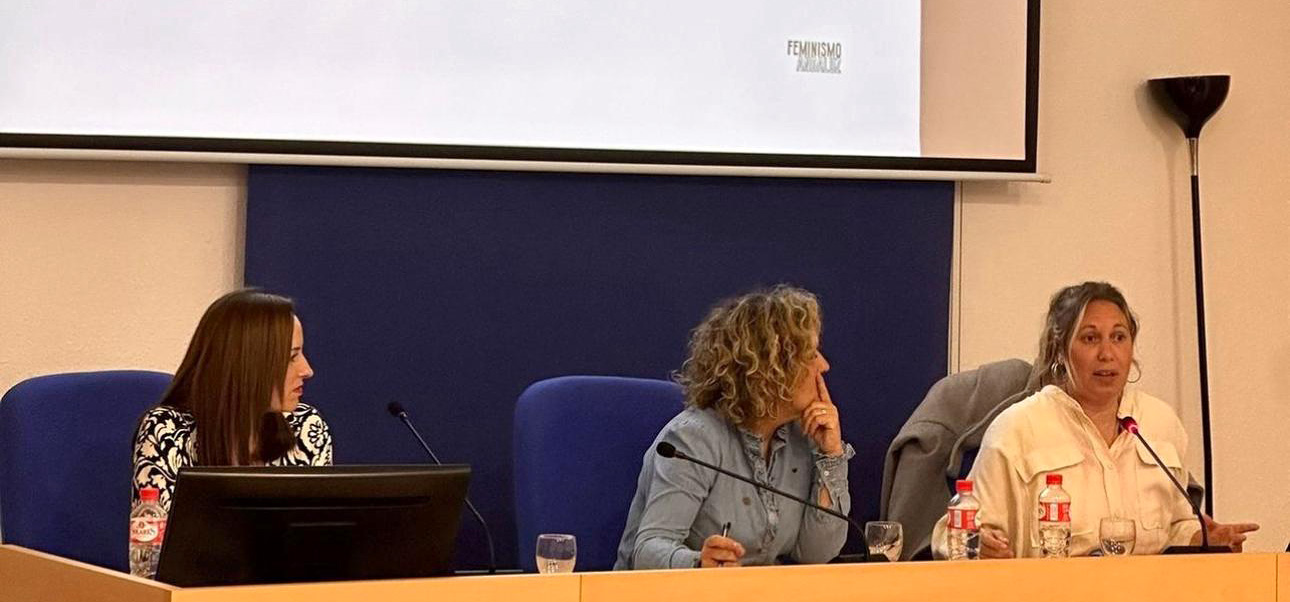 Mar Gallego trata sobre las historias de mujeres y feminismo andaluces en la UCA