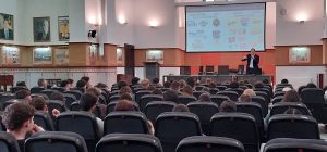 Rafael Izquierdo de Yogures Nestlé imparte un seminario de Marketing en la Facultad de Económicas...