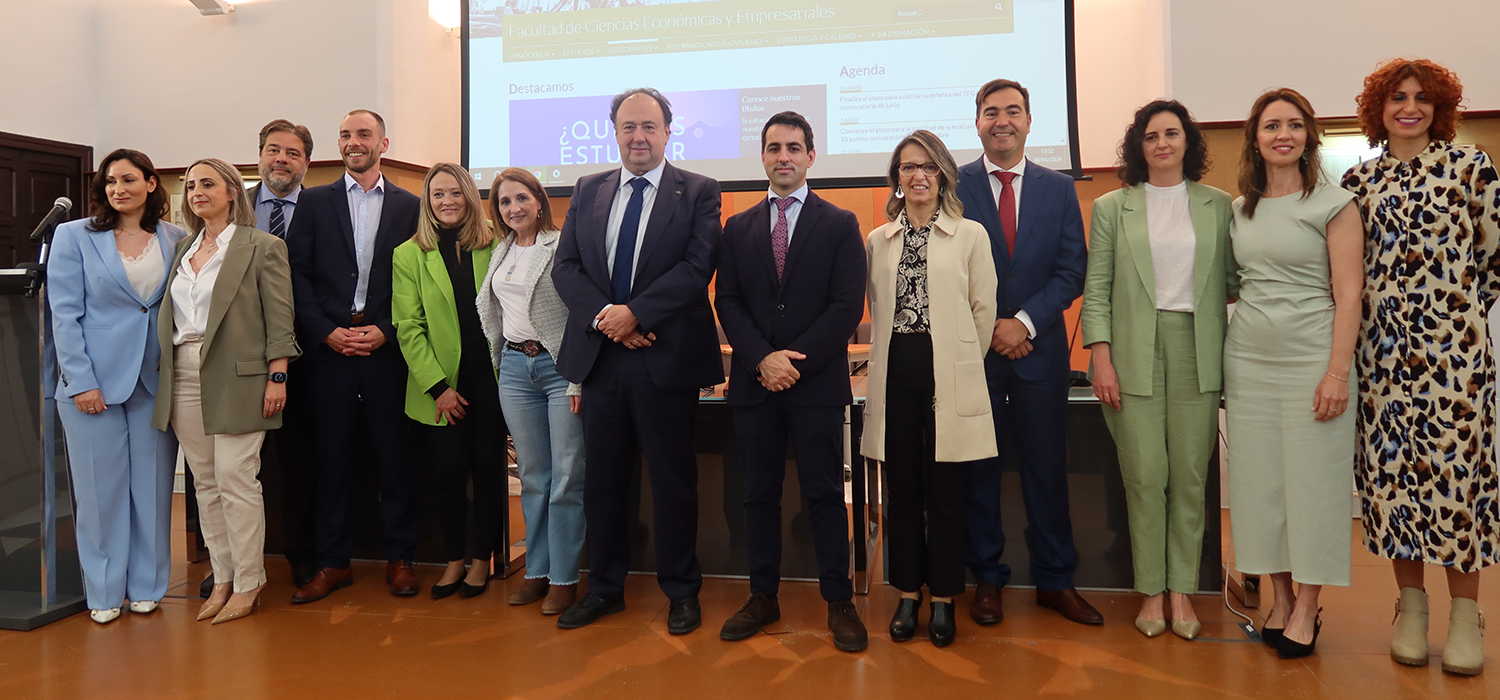 Toma de posesión de cargos académicos y de personal técnico de gestión universitaria