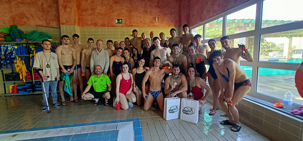 El Campus de Puerto Real acoge el XII Maratón de Natación de la Universidad de Cádiz