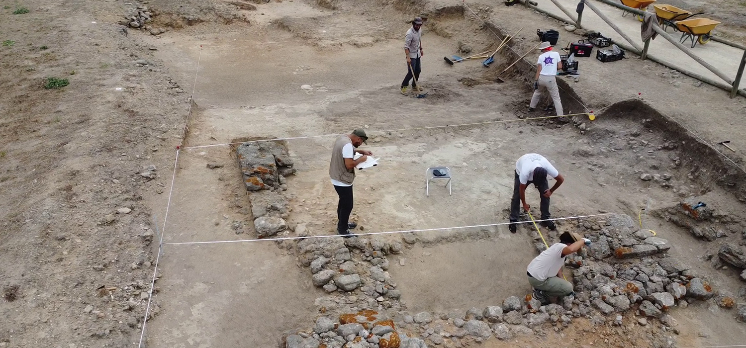 La UCA inicia una nueva campaña arqueológica en el Castillo de Doña Blanca centrada en la entrada monumental de la ciudad fenicia