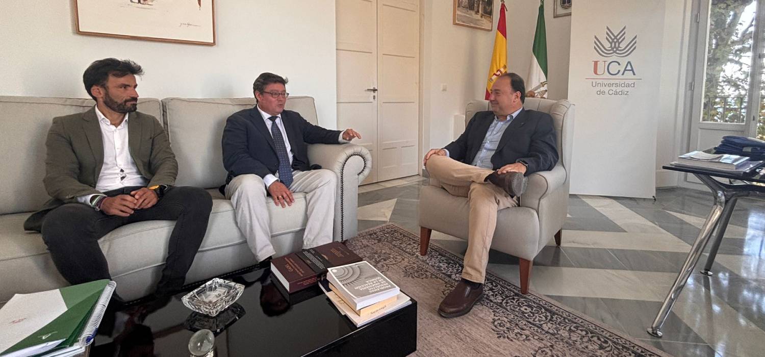 El rector se reúne con el delegado y el secretario general de Universidad en Cádiz