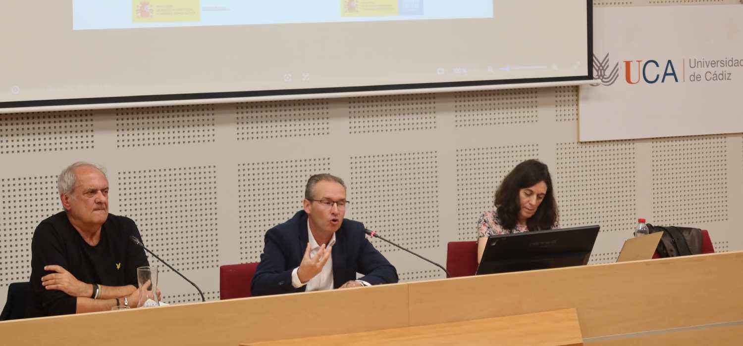 Javier Aroca inaugura las jornadas ‘Súbditos de una dictadura, ciudadanos en una democracia’ con un llamamiento a la memoria crítica