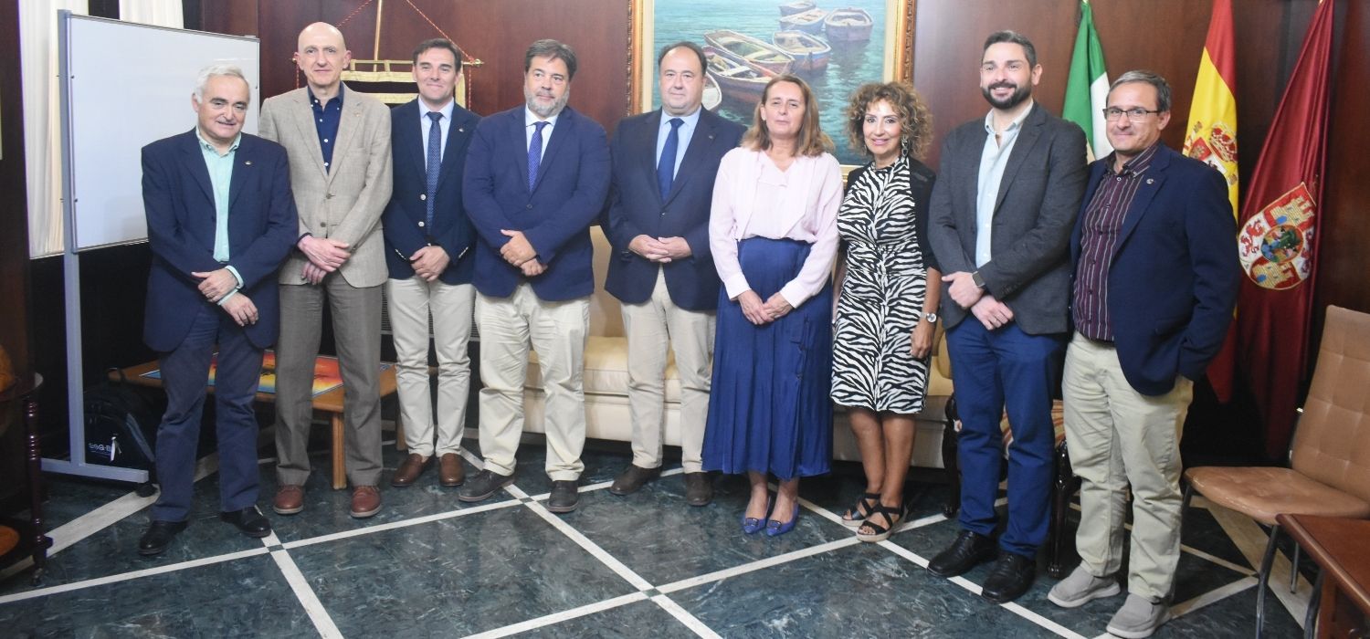 La UCA y el Ayuntamiento de Puerto Real firman un acuerdo para la cesión de uso y gestión de la Bodega Campuzano