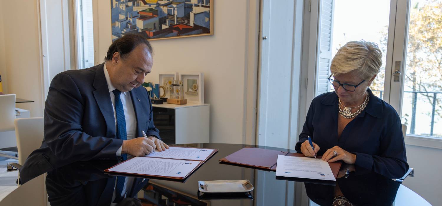 La UCA y la Asociación de Empresas Turísticas de Cádiz refuerzan su colaboración con la firma de un convenio marco