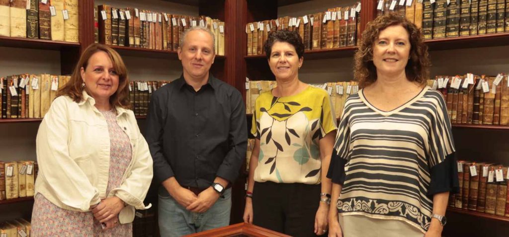 Servicio de Biblioteca de la Universidad de Cádiz: un gigante de bits y papel