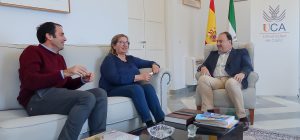 El rector se reúne con la nueva presidenta de Alumni Cádiz para conocer las líneas de trabajo de ...