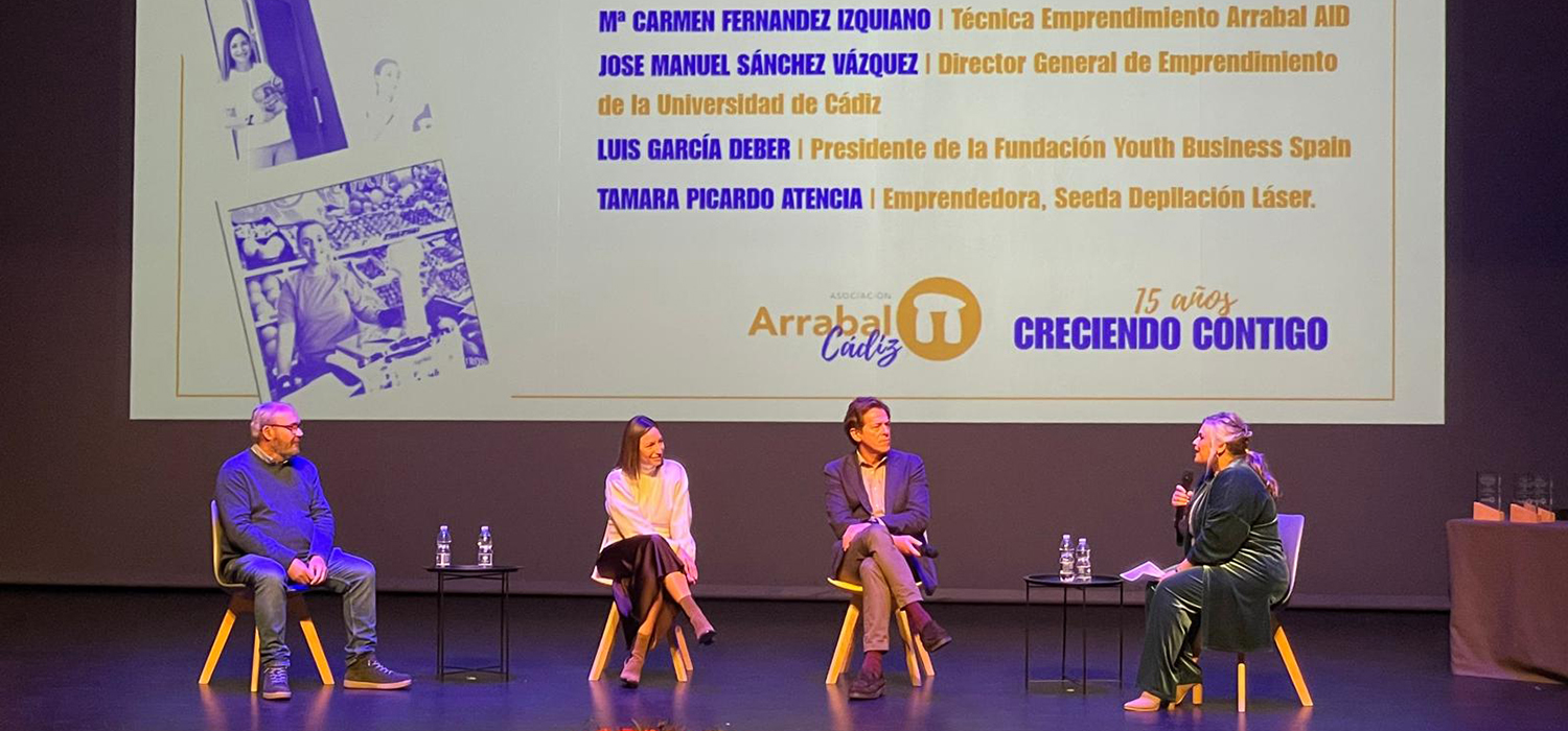 UCAEmprende receives recognition on the 15th anniversary of the Arrabal Association for its commitment to entrepreneurship