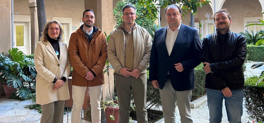 La Universidad de Cádiz y la plataforma Piso-estudiantes firman un convenio para fomentar la oferta de pisos de alquiler para la comunidad universitaria