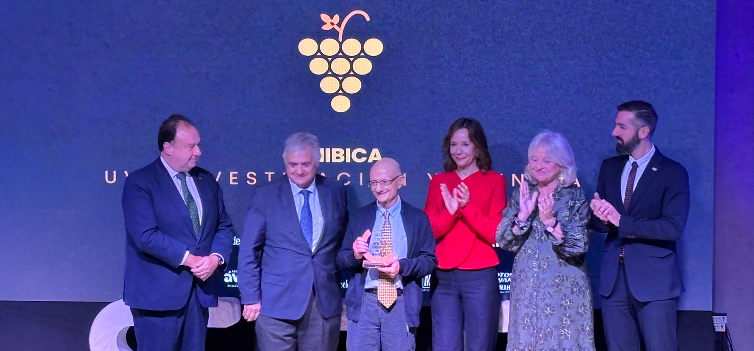 El INiBICA recibe el reconocimiento ‘Uva de la Investigación y Ciencia 2025’ por su excelencia científica