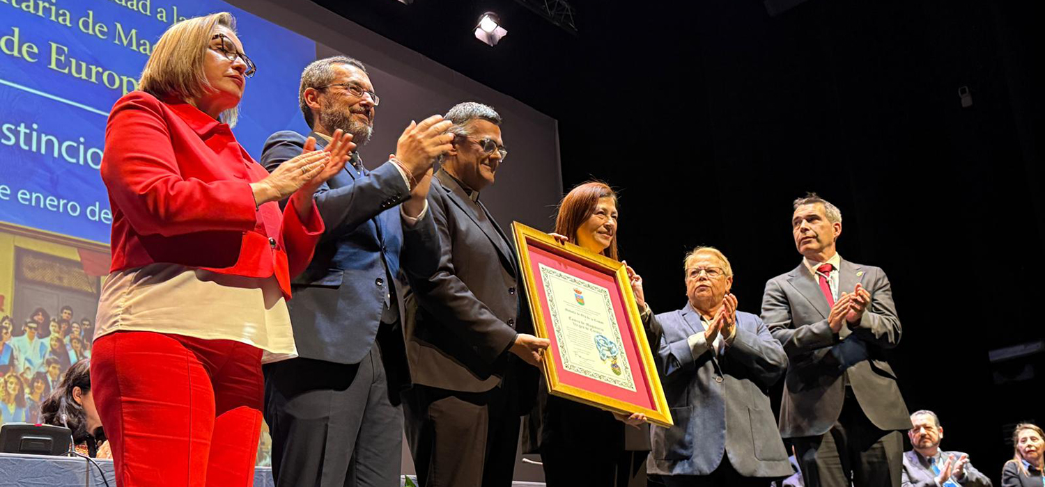 El Centro de Magisterio Virgen de Europa recibe la Medalla de Oro de La Línea de la Concepción