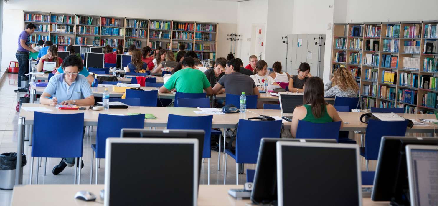 El plazo de solicitud de becas de la UCA permanece abierto durante el mes de enero