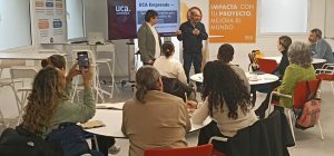 UCAEmprende acoge ‘55 argumentos para cambiar tu modelo de negocio’ con la metodología Business M...