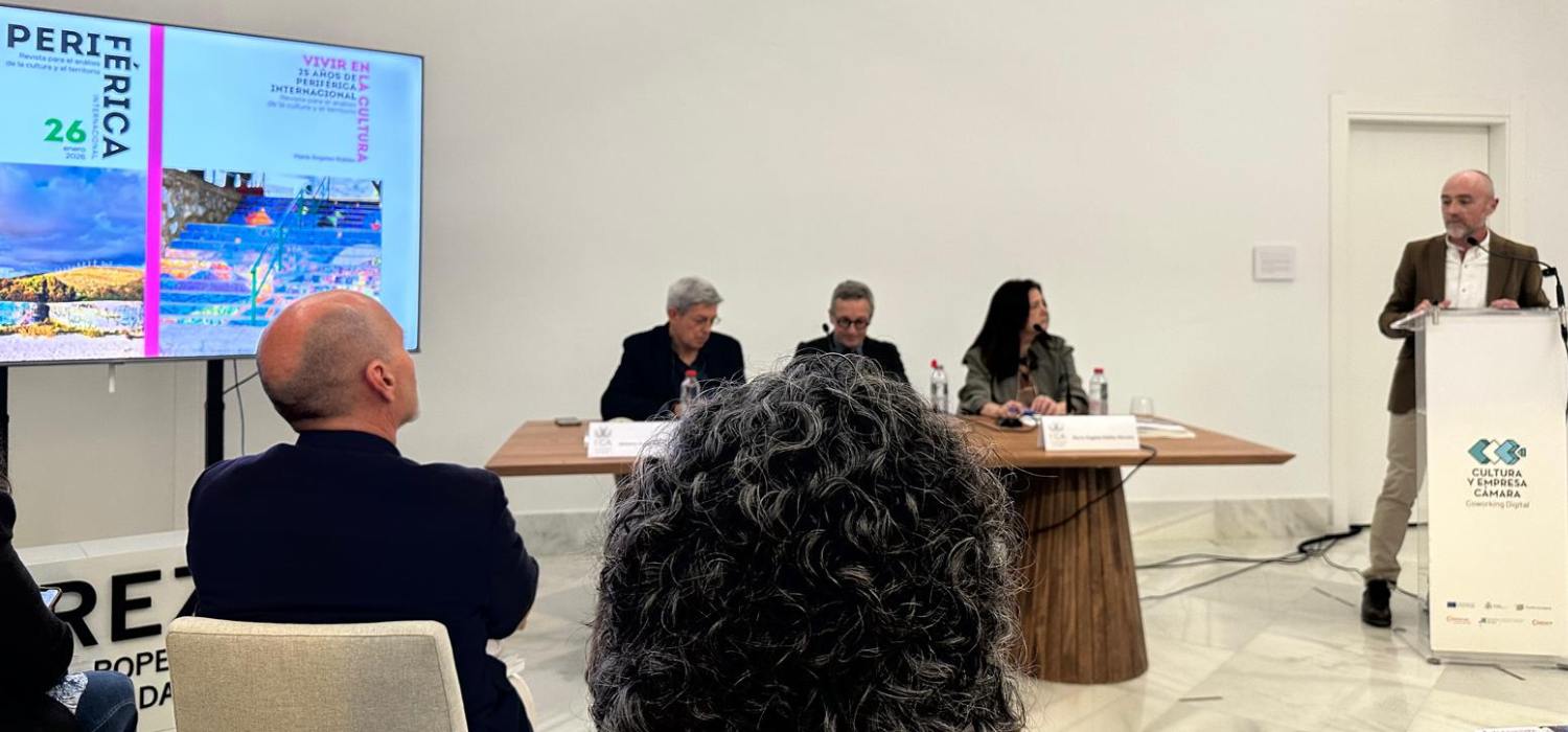 Extensión Universitaria presenta el número 26 de ‘Periférica Internacional’ y el libro por el 25º aniversario de la revista