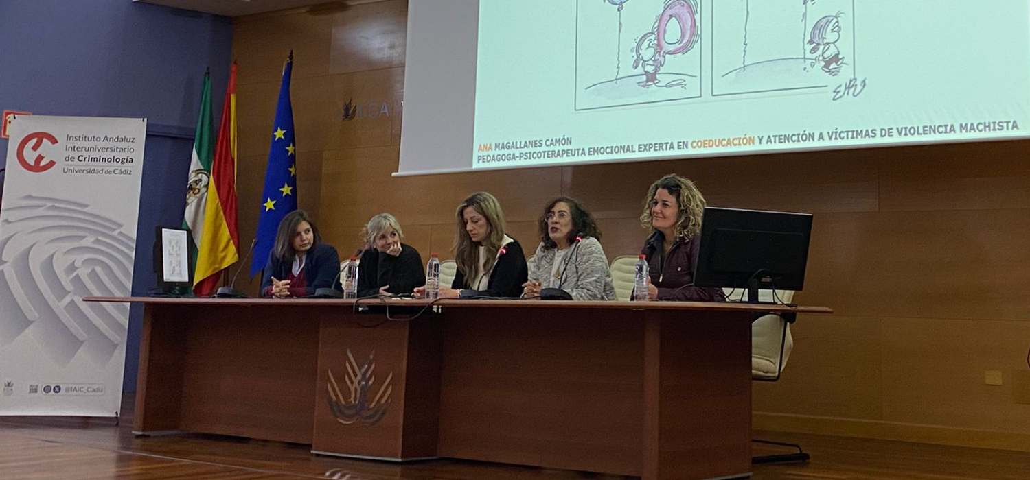 El Campus de Jerez acoge varios talleres divulgativos sobre autocuidado y autodefensa feminista en el ámbito universitario