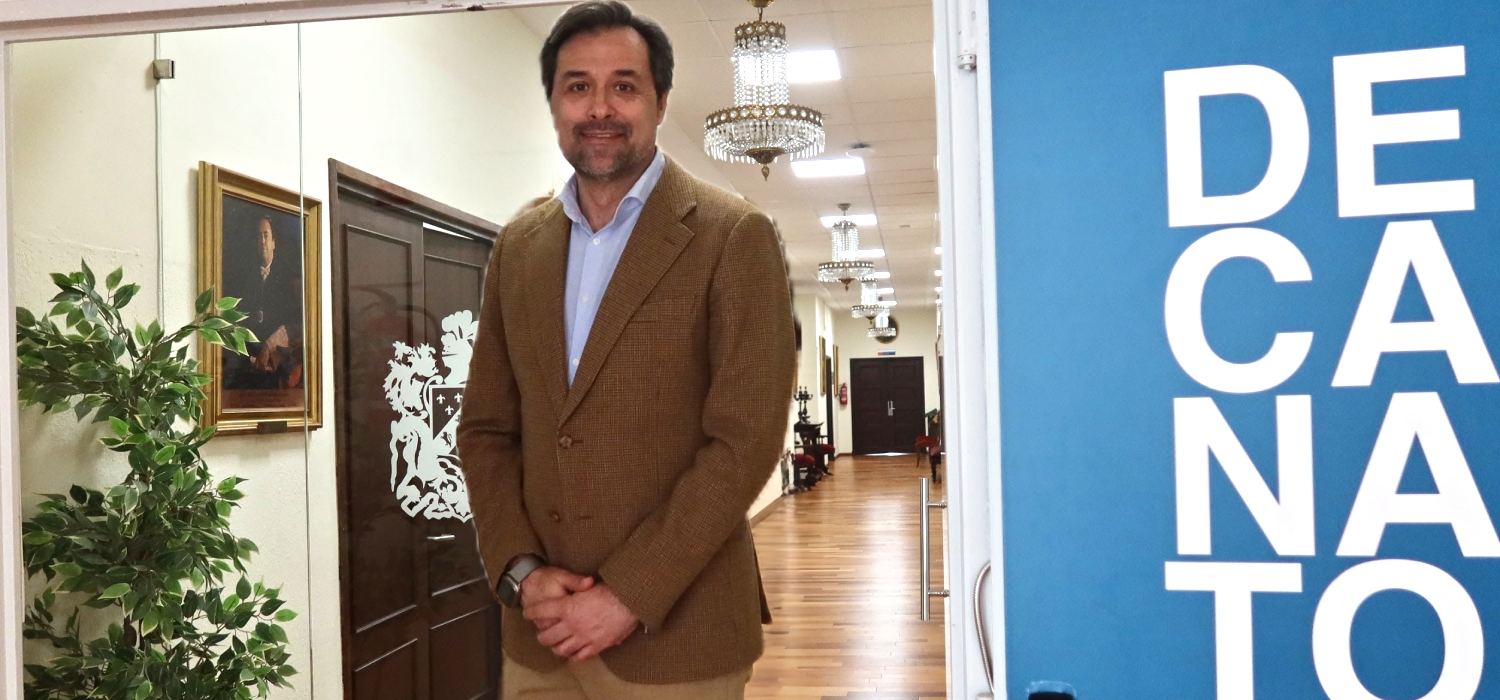 “Uno de los retos de Medicina es combinar los avances de la IA con la empatía, la escucha activa y el trato cercano”