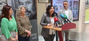 Inaugurada la exposición dedicada a Caballero Bonald en el marco de la Semana Universitaria del L...