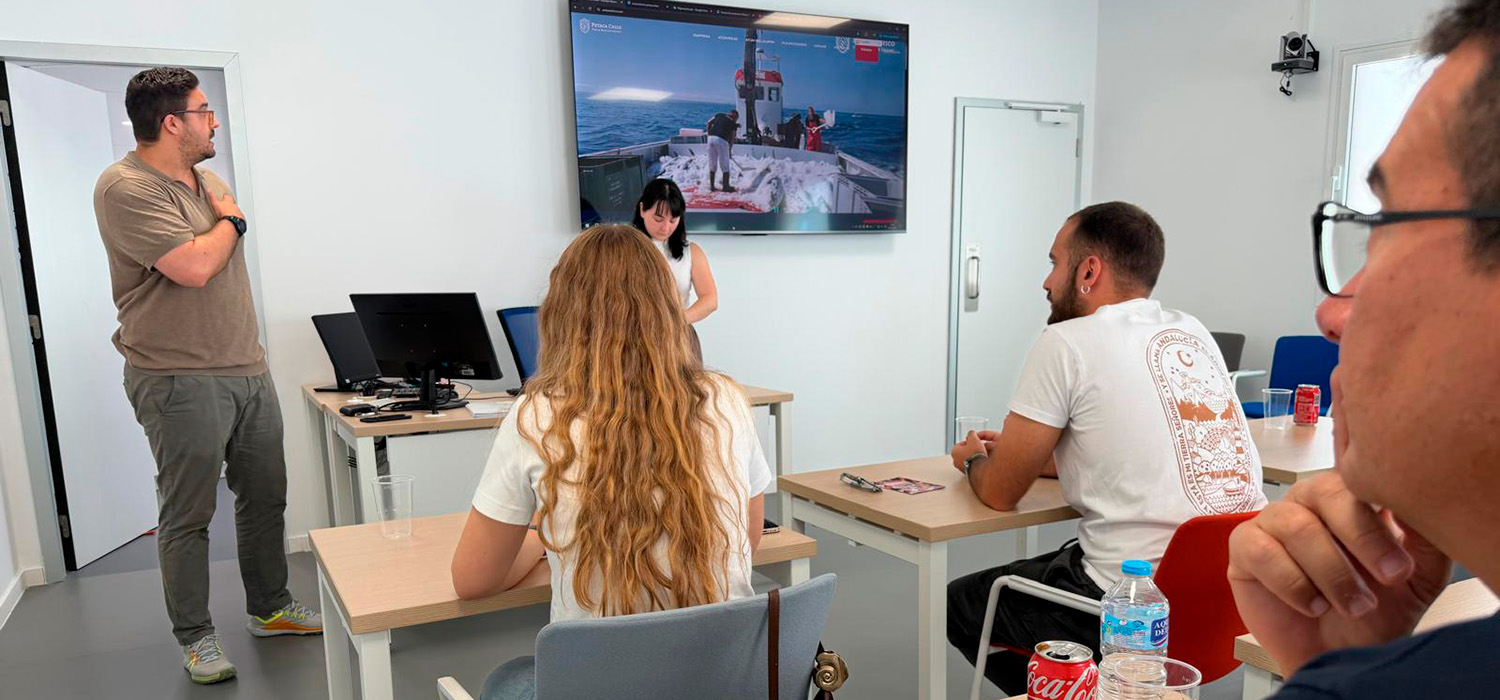 UCAEmprende acoge una cata exclusiva de las innovaciones de la empresa Petaca Chico