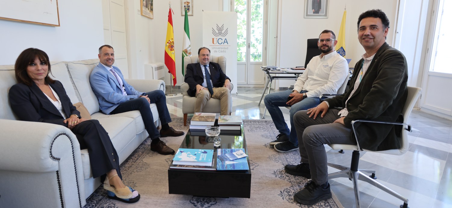 La UCA y Novaindef firman un acuerdo de colaboración en formación, innovación y transferencia tecnológica