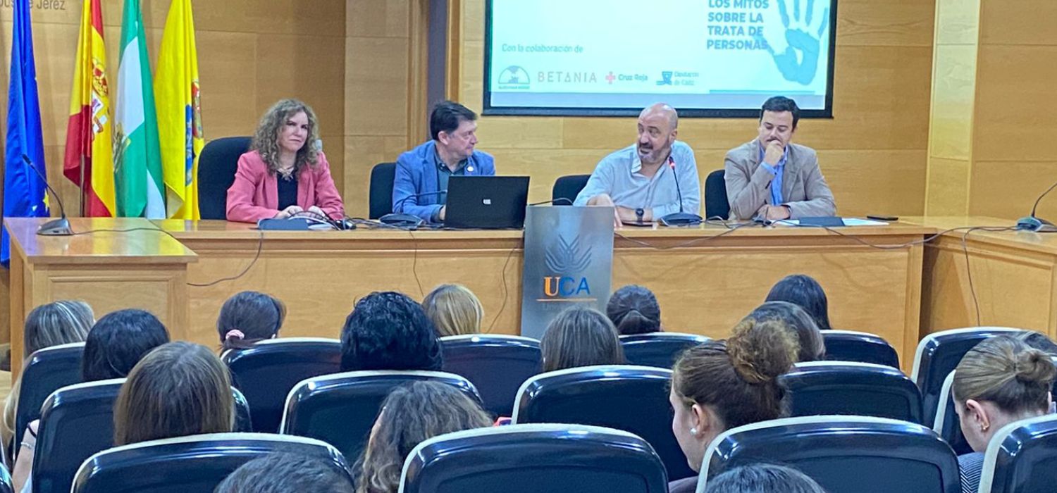 El Campus de Jerez acoge la presentación de una guía para desmontar mitos sobre la trata de personas