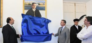 La Universidad de Cádiz incorpora el cuadro de Eduardo González Mazo a la Galería de Rectores