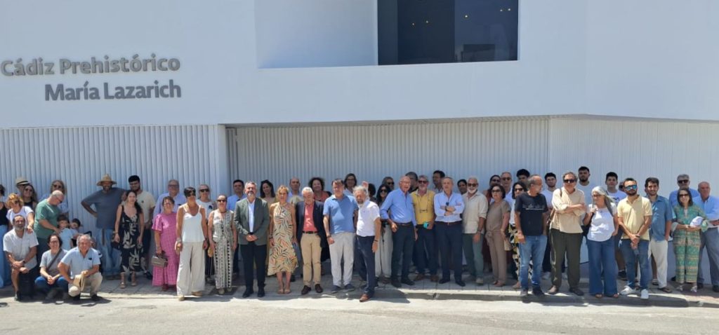 Benalup-Casas Viejas rinde homenaje a la profesora María Lazarich y da su nombre al centro ‘Cádiz Prehistórico’