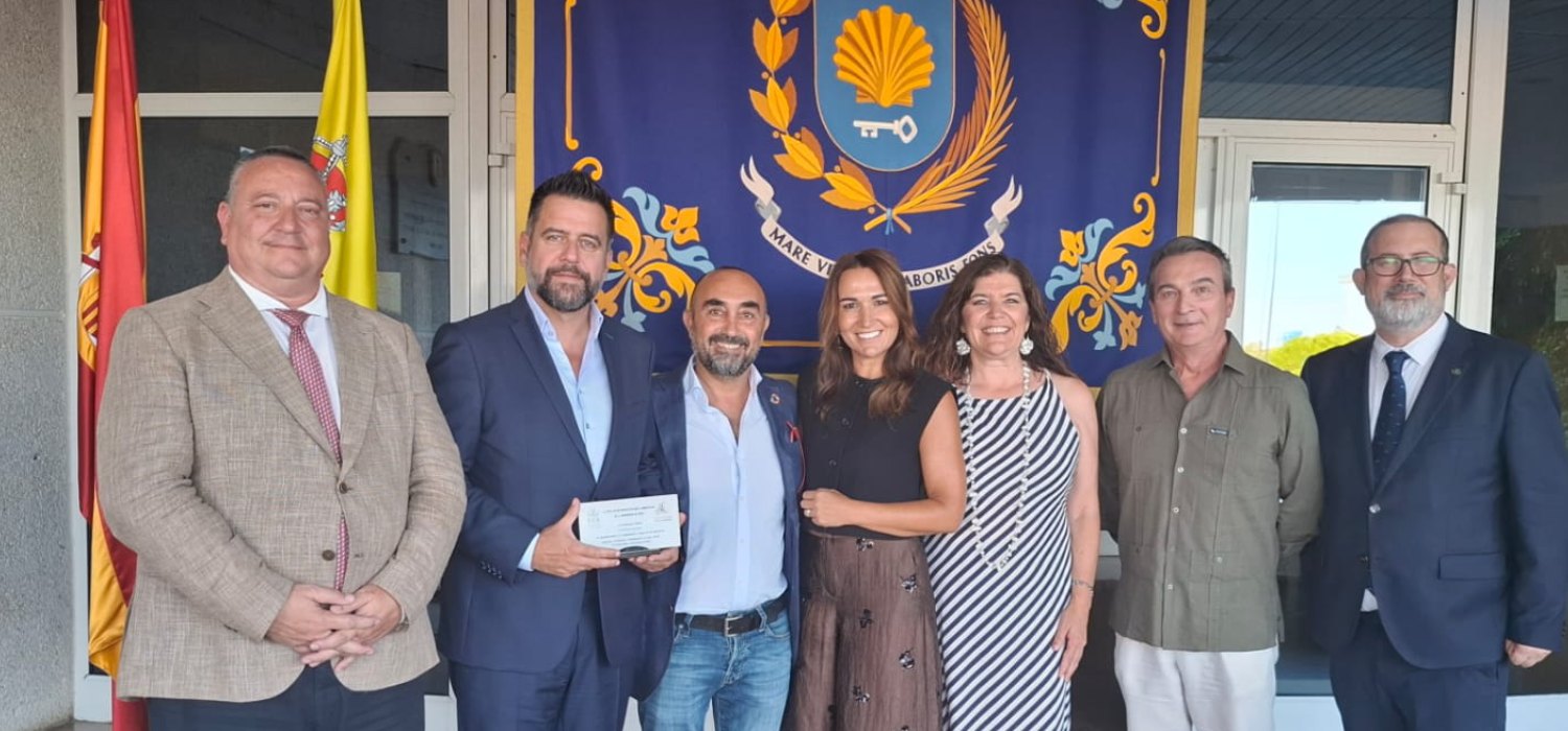 La Facultad de Ciencias del Mar y Ambientales distingue a Zona Franca por su colaboración con la UCA