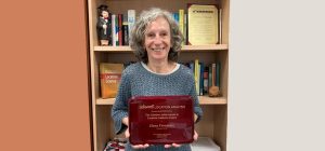 La catedrática de la Universidad de Cádiz Elena Fernández recibe la Medalla SEIO 2026 de Investig...